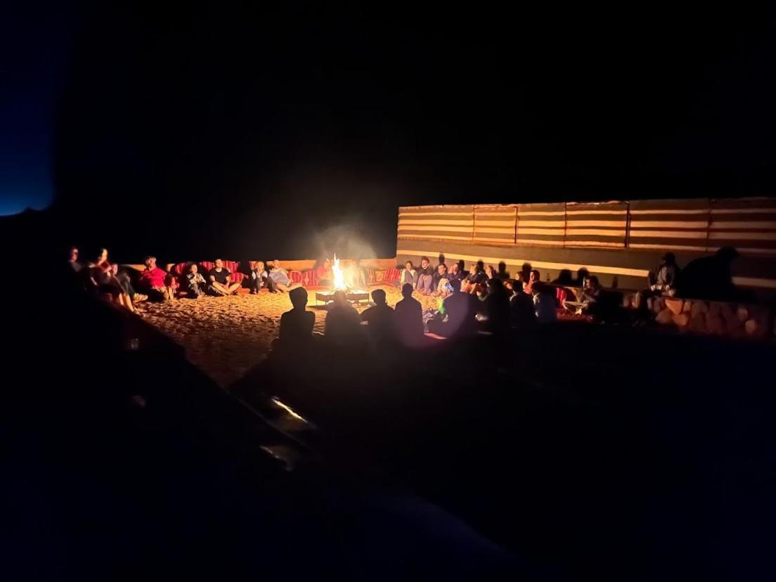 Wadi Rum Shooting Stars Camp Екстериор снимка