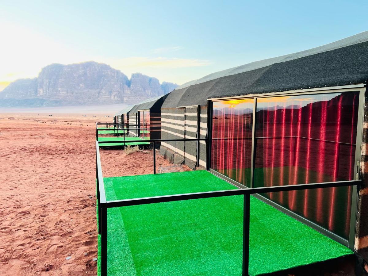 Wadi Rum Shooting Stars Camp Екстериор снимка